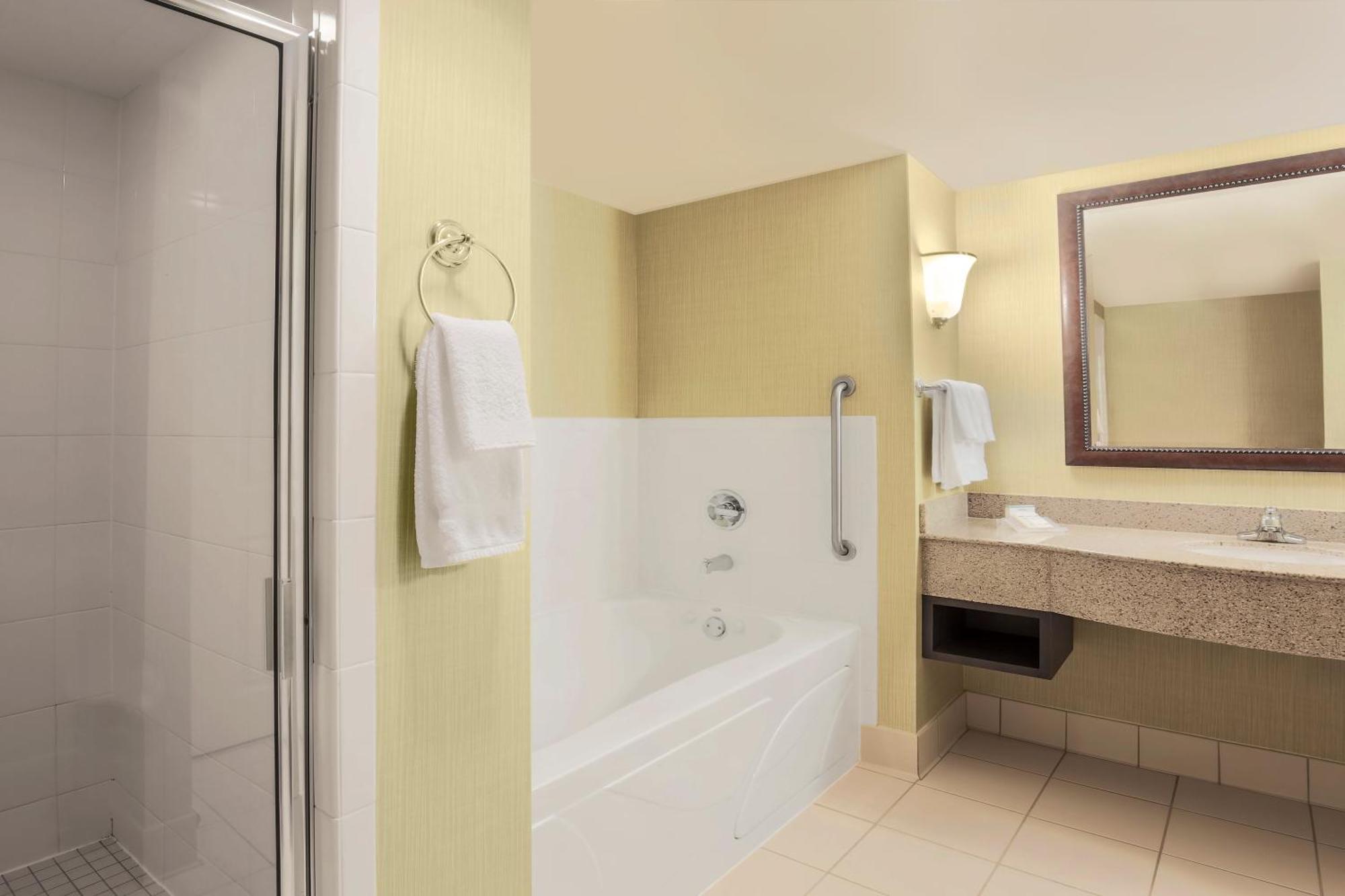 Hilton Garden Inn Chicago/Midway Airport Bedford Park Exteriör bild