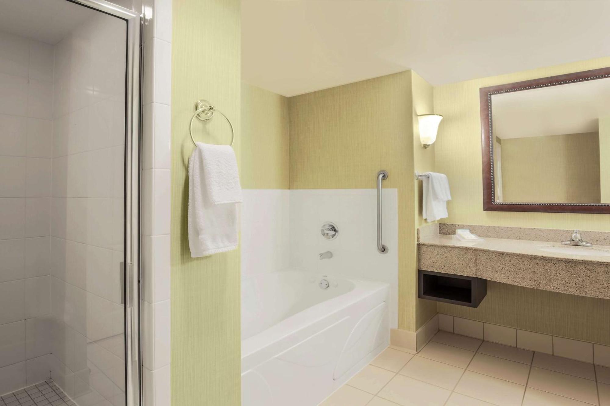 Hilton Garden Inn Chicago/Midway Airport Bedford Park Exteriör bild