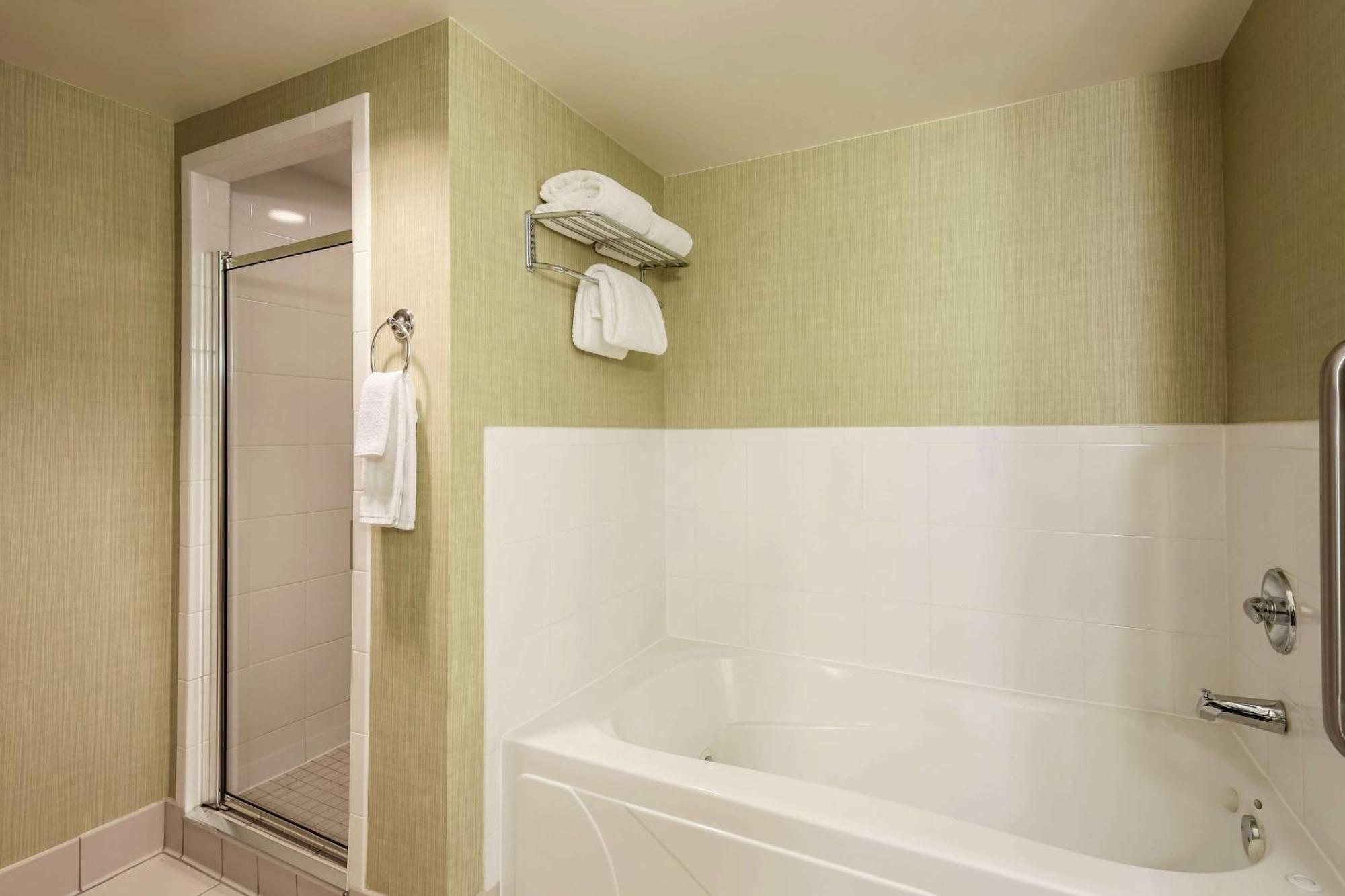 Hilton Garden Inn Chicago/Midway Airport Bedford Park Exteriör bild