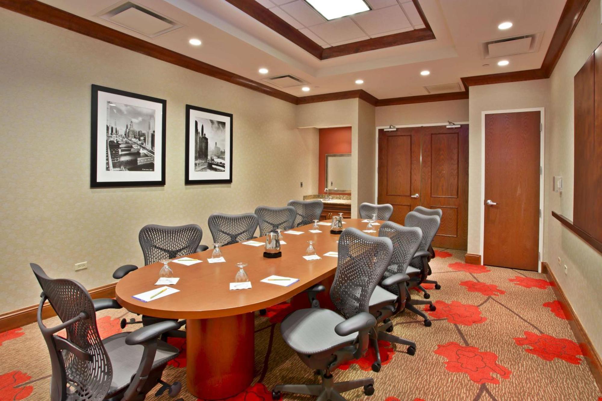 Hilton Garden Inn Chicago/Midway Airport Bedford Park Exteriör bild