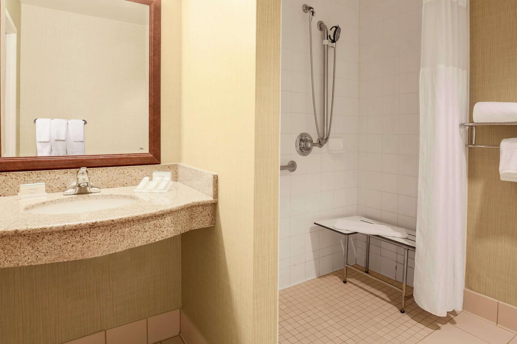 Hilton Garden Inn Chicago/Midway Airport Bedford Park Exteriör bild