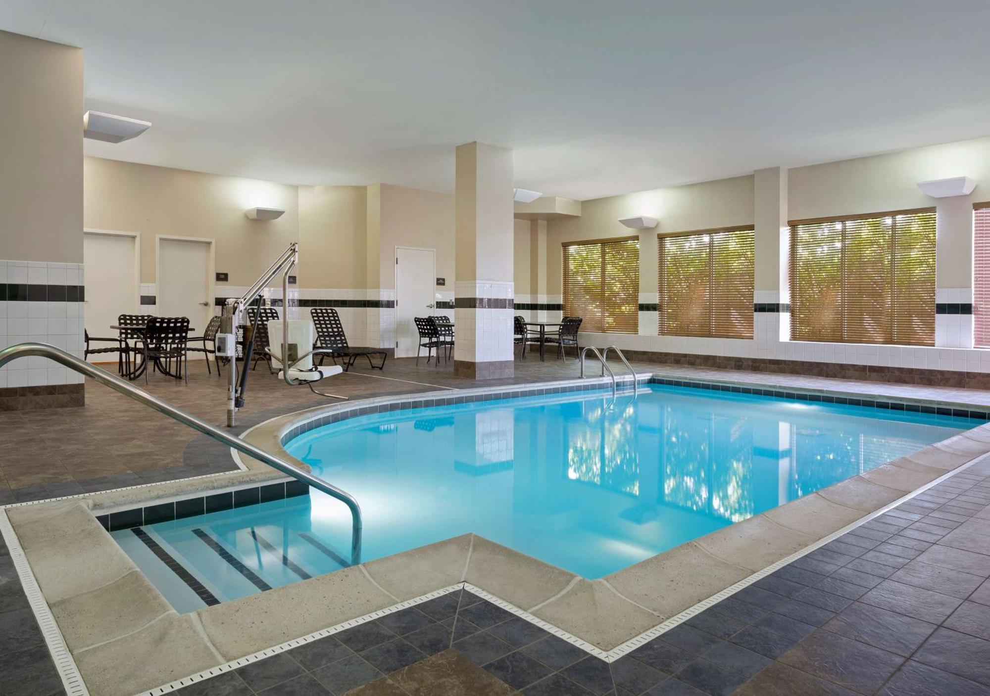 Hilton Garden Inn Chicago/Midway Airport Bedford Park Exteriör bild